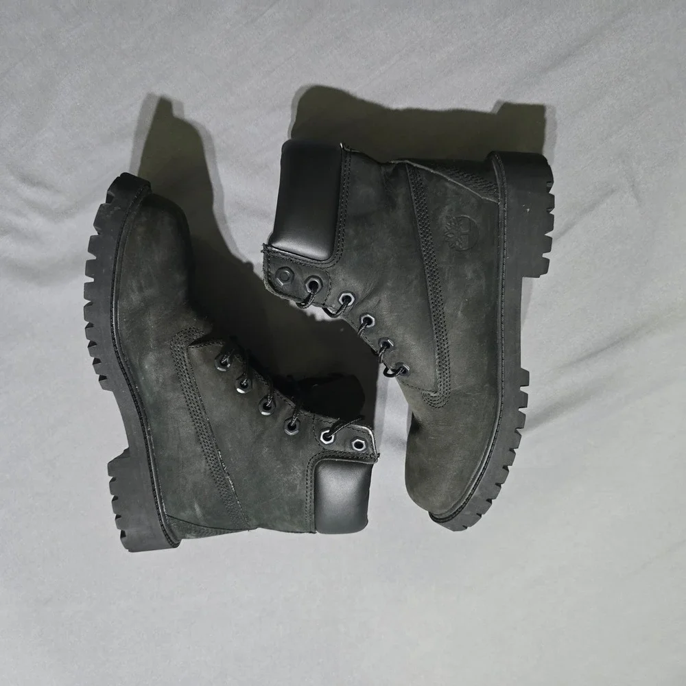 Timberland 6-Inch Premium Boot Kids Size 4.5 Black Waterproof Nubuck 12907